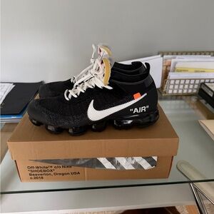 Nike Air VaporMax
Off-White